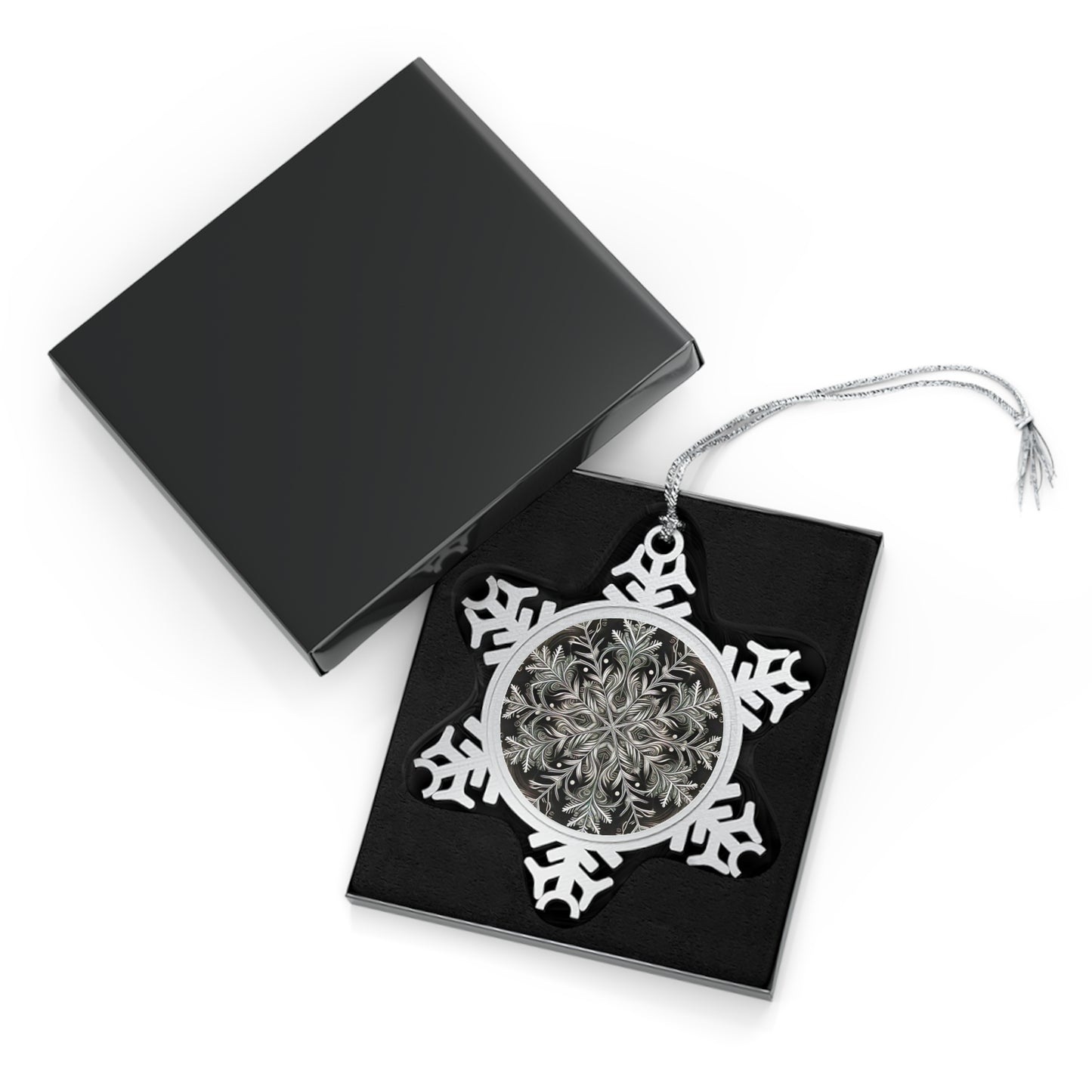 𝓦𝓲𝓷𝓽𝓮𝓻  𝓢𝓹𝓲𝓻𝓲𝓽  ~ 𝓢𝓷𝓸𝔀𝓯𝓵𝓪𝓴𝓮  Pewter Ornament